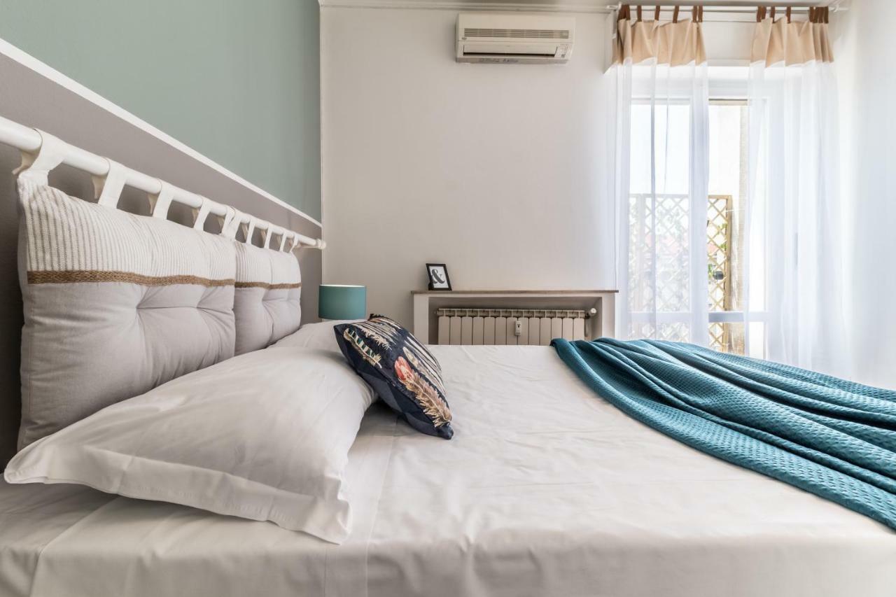 Joivy Modern 1-Bed Flat With Balcony In Portello Milánó Kültér fotó