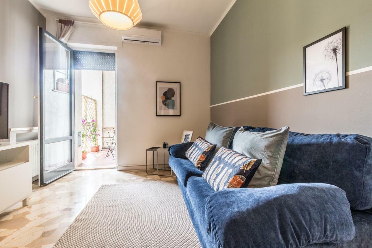Joivy Modern 1-Bed Flat With Balcony In Portello Milánó Kültér fotó